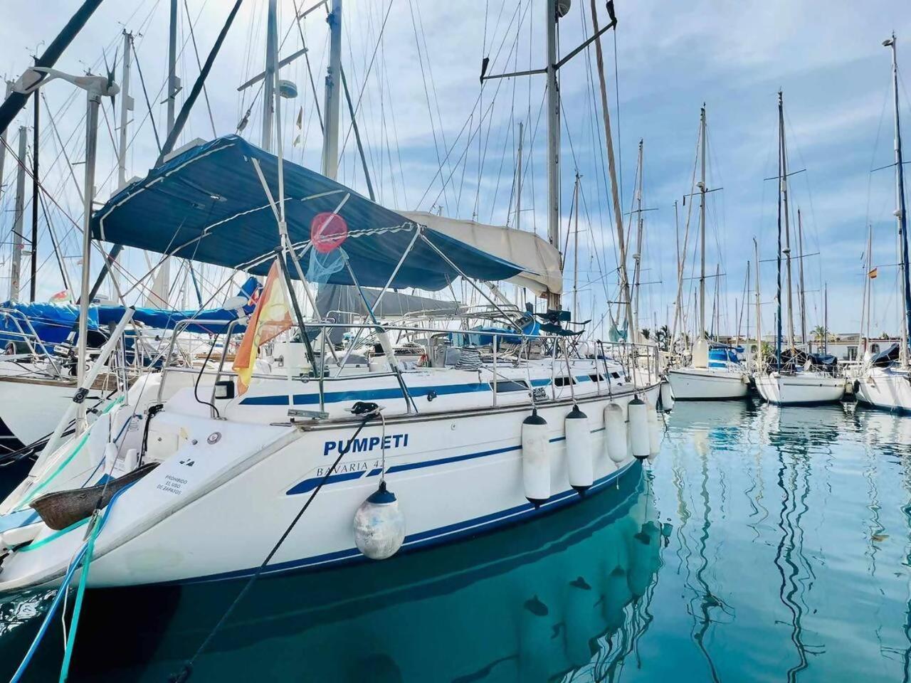 Precioso Yate En El Centro Del Puerto De Mogan Hotel ภายนอก รูปภาพ