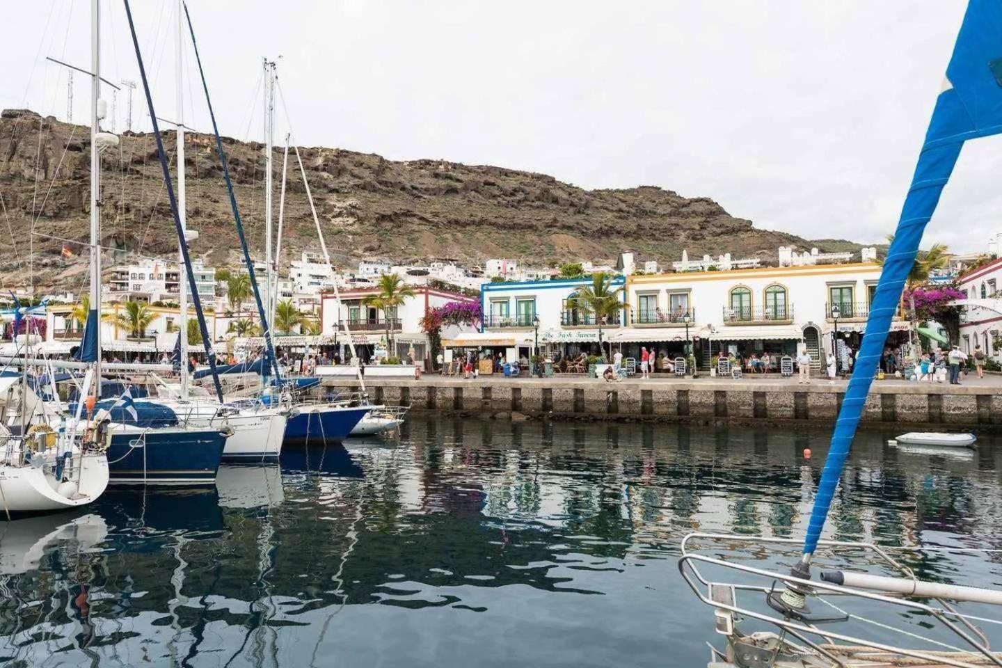 Precioso Yate En El Centro Del Puerto De Mogan Hotel ภายนอก รูปภาพ